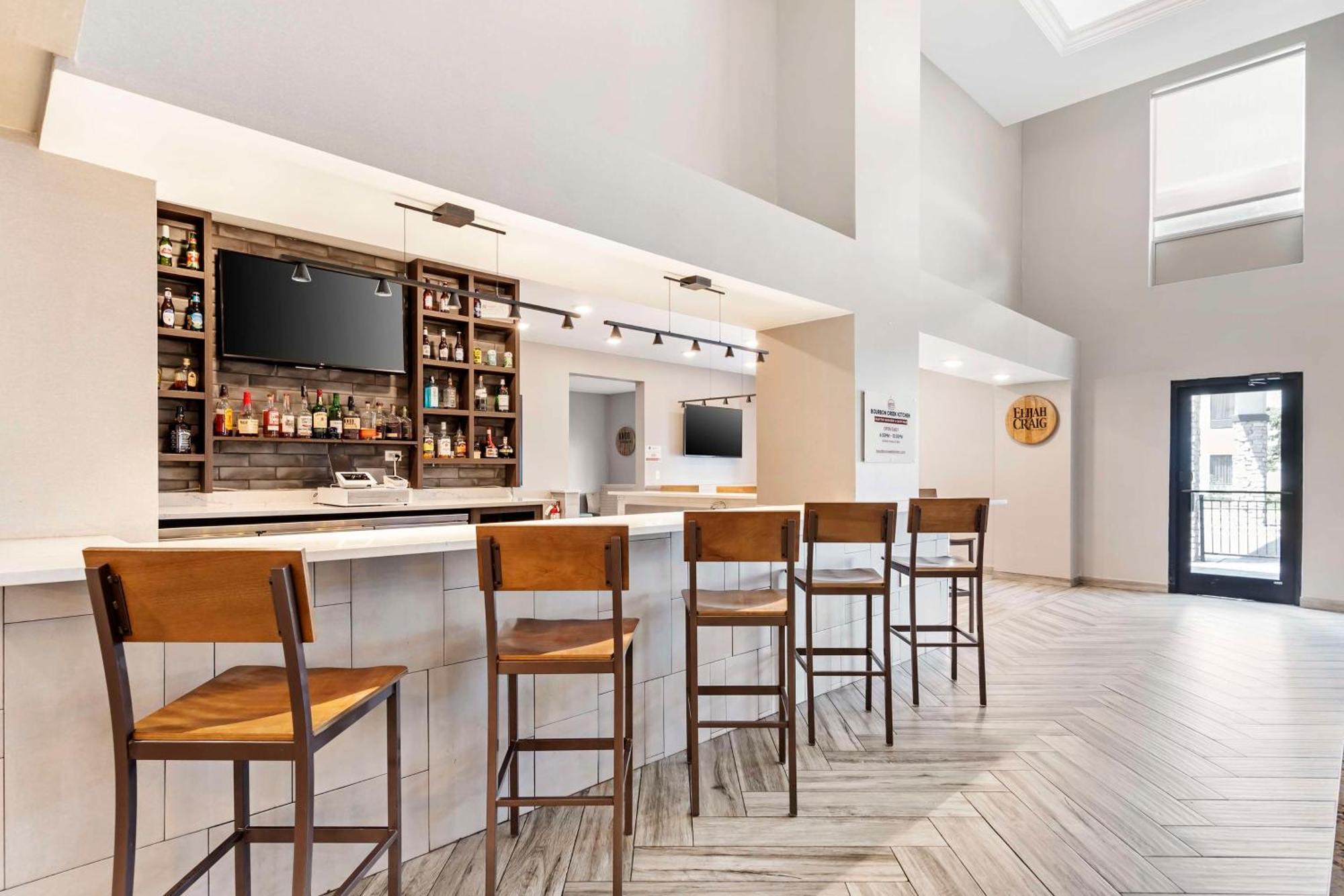 Best Western Plus Bourbonnais Hotel & Suites Eksteriør bilde