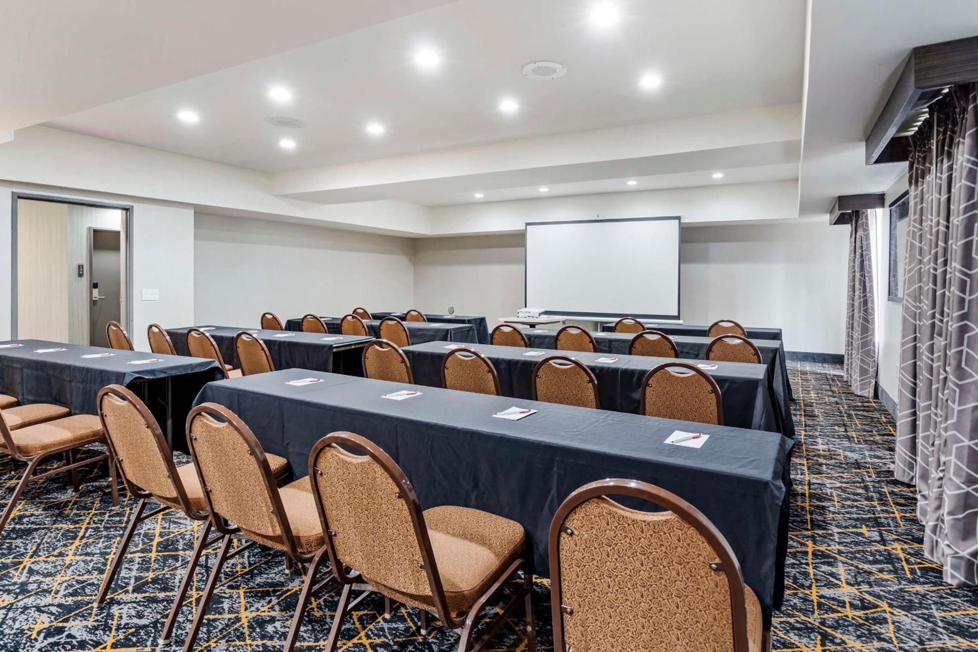 Best Western Plus Bourbonnais Hotel & Suites Eksteriør bilde